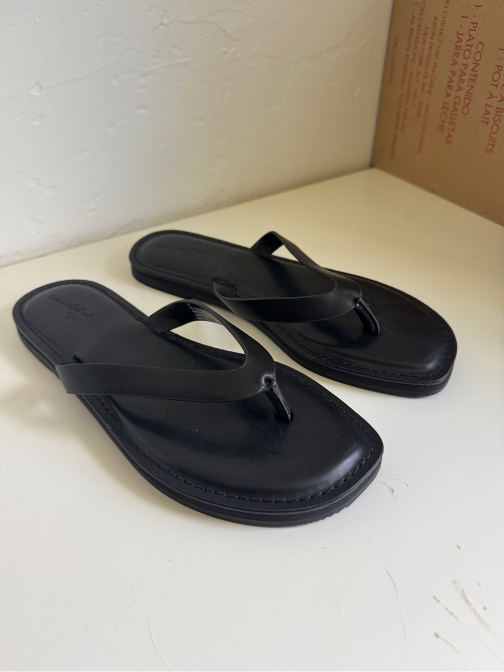 Black Women's Leather Flop Flop Thong Sandals